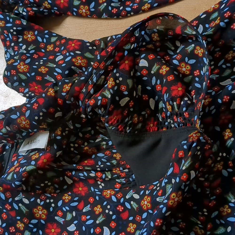 A.L.C. Black Floral Plunge Neck Dress 100% Silk Size 2 - Picture 14 of 14